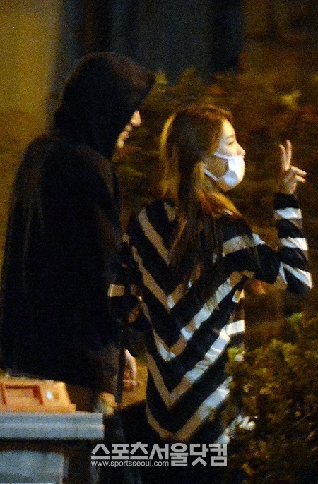 Suzy_1381466536_20131011_suzy_sungjoon5