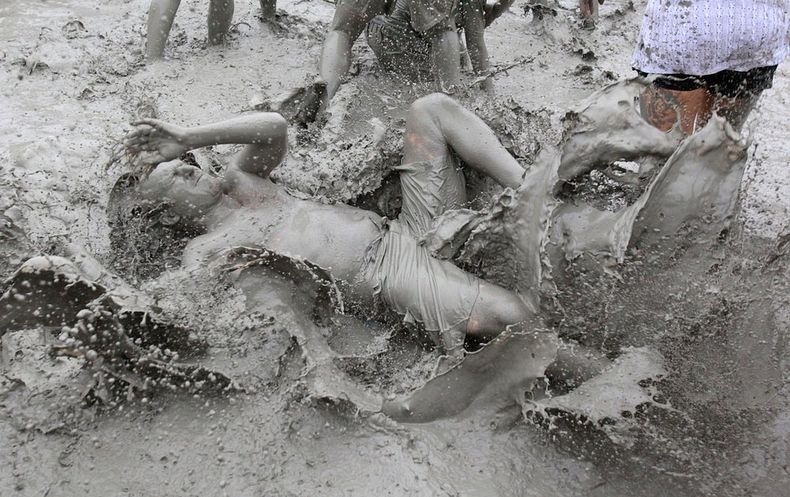 Boryeong-Mud-2012-12[2]