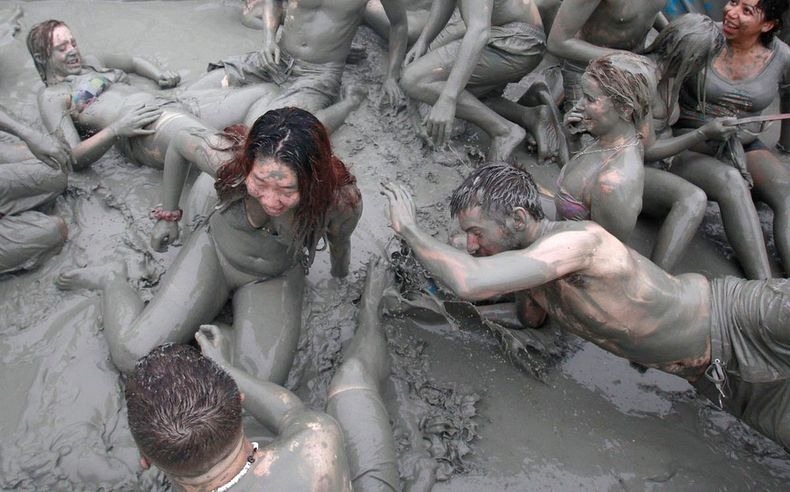 Boryeong-Mud-2012-15[2]