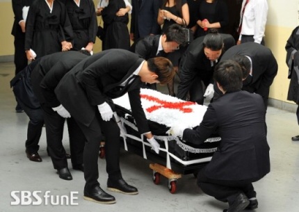 rise funeral4